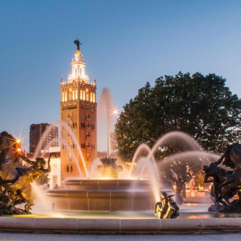 J.C. Nichols Memorial Fountain, Country Club Plaza, Kansas City, MO iStock-155781506