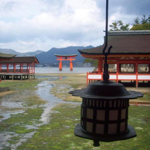 Lantern and low tide, Miyajima